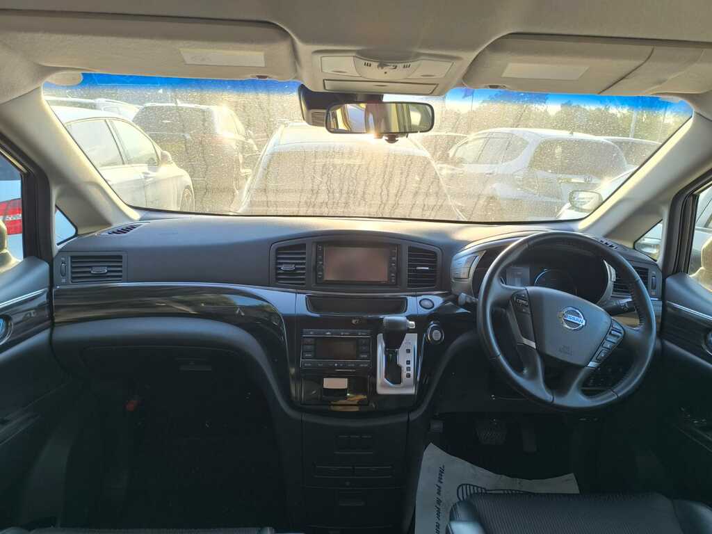 Nissan Elgrand Mpv Silver #8