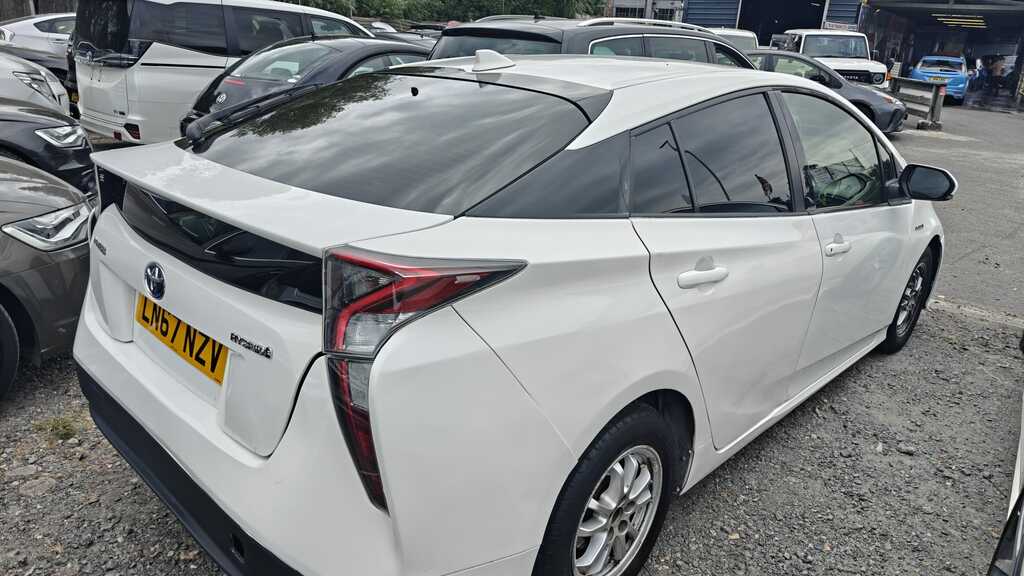 Toyota Prius 1.8 Hybrid 201767 Active 5 Seats Ulez Free P White #2