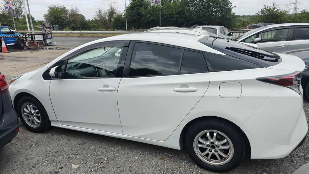 Toyota Prius 1.8 Hybrid 201767 Active 5 Seats Ulez Free P White #3