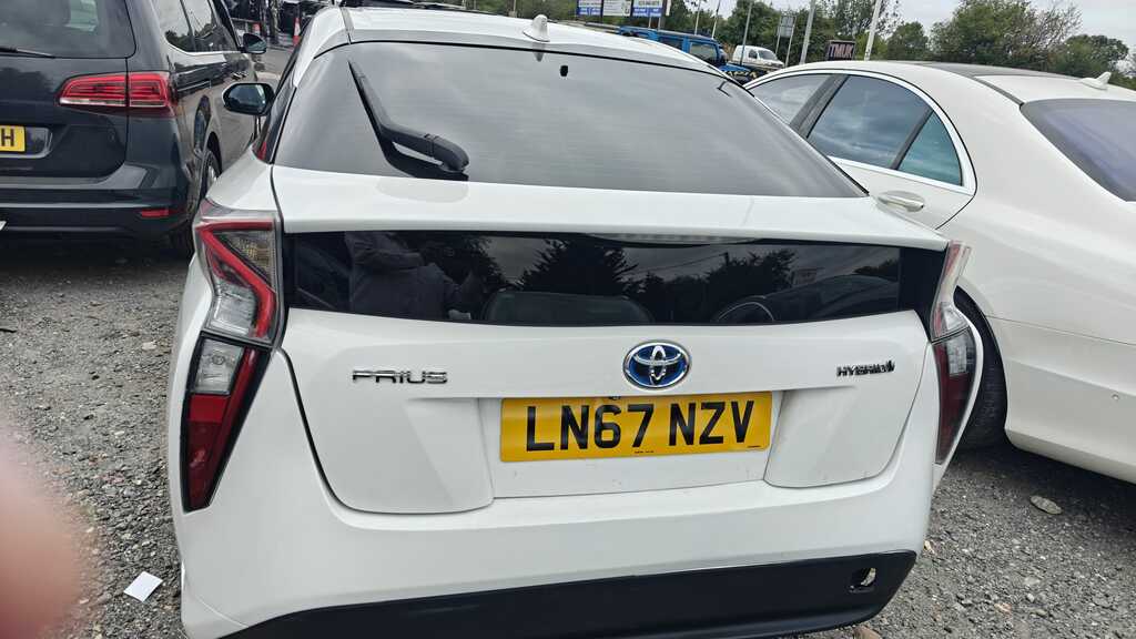 Toyota Prius 1.8 Hybrid 201767 Active 5 Seats Ulez Free P White #4