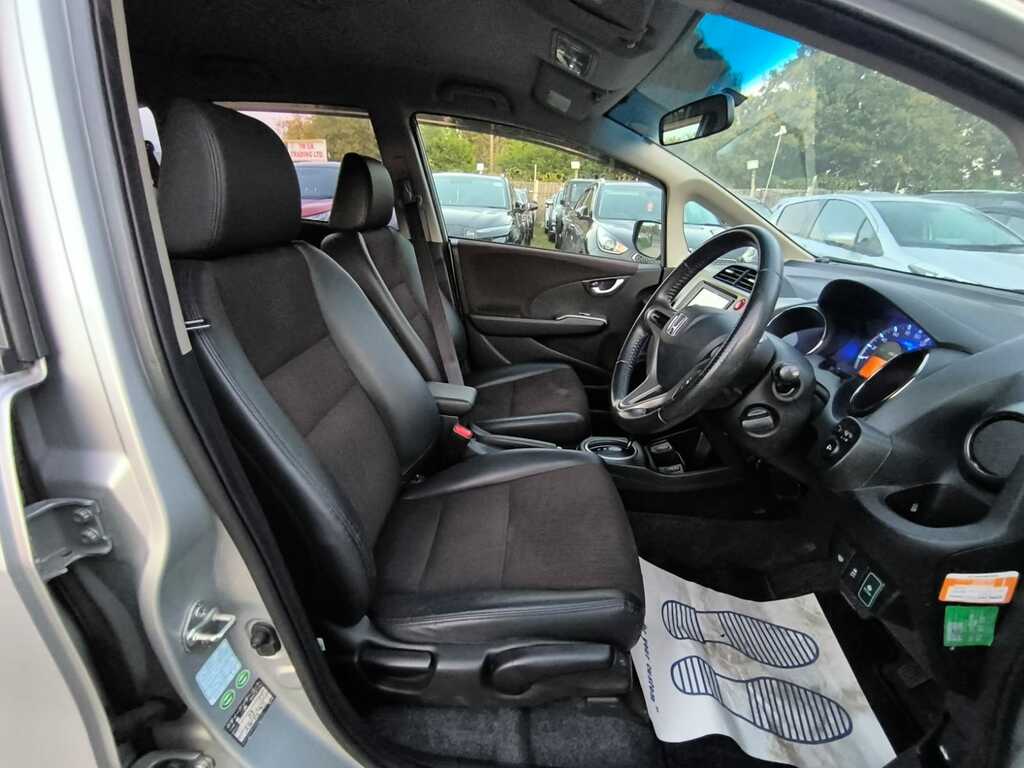 Honda Jazz 1.2 I-vtec S Red #9