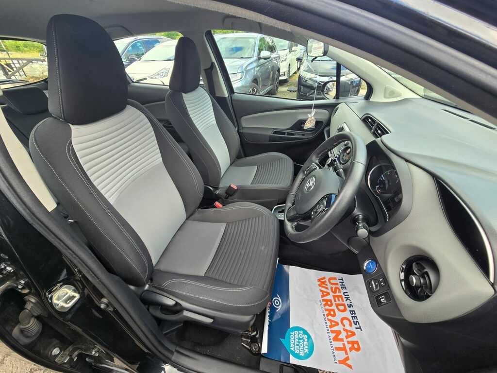 Toyota Yaris Blue #19