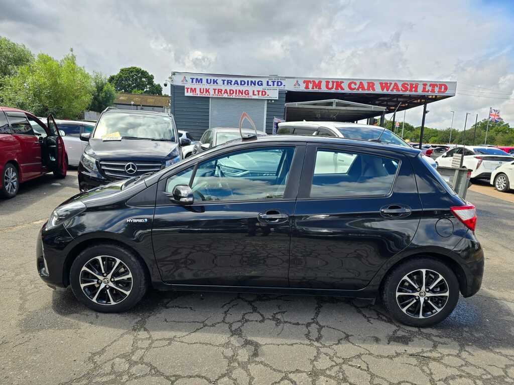 Toyota Yaris 1.5 Hybrid 201919 Vvt-h Icon Tech E-cvt 5 Black #6