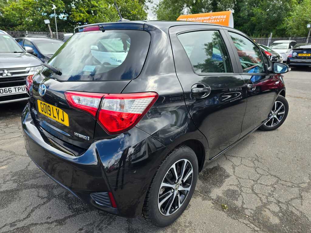 Toyota Yaris 1.5 Hybrid 201919 Vvt-h Icon Tech E-cvt 5 Black #3