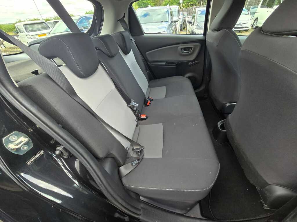 Toyota Yaris Blue #22
