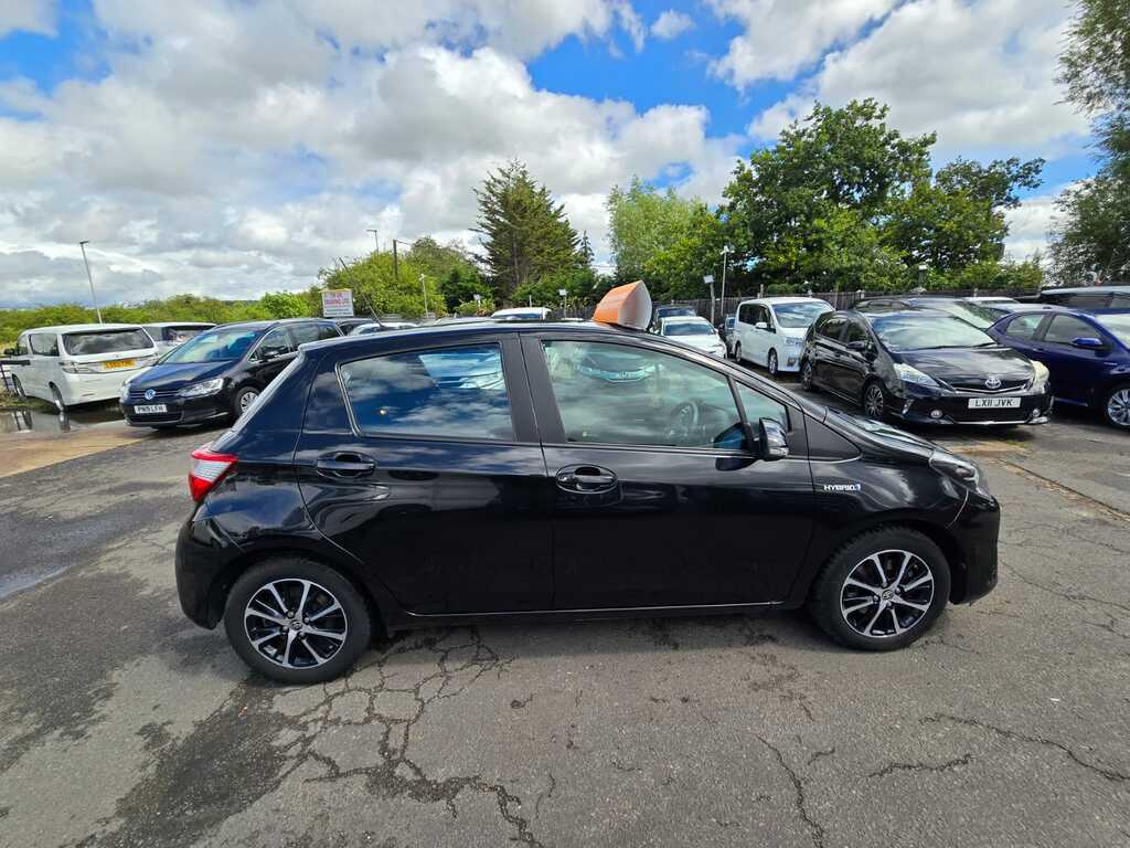 Toyota Yaris 1.5 Hybrid 201919 Vvt-h Icon Tech E-cvt 5 Black #5
