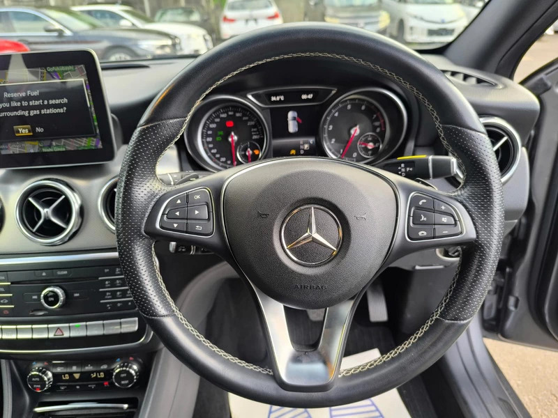 Mercedes-Benz GLA Class Gla 220 Amg Line Premium D 4Matic Silver #12
