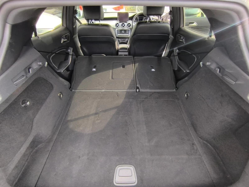 Mercedes-Benz GLA Class Gla 220 Amg Line Premium D 4Matic Silver #36
