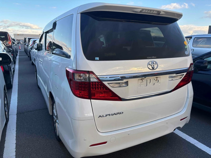 Toyota Alphard 2.4 201313 8 Seats Mpv Ulez Free Fre White #2