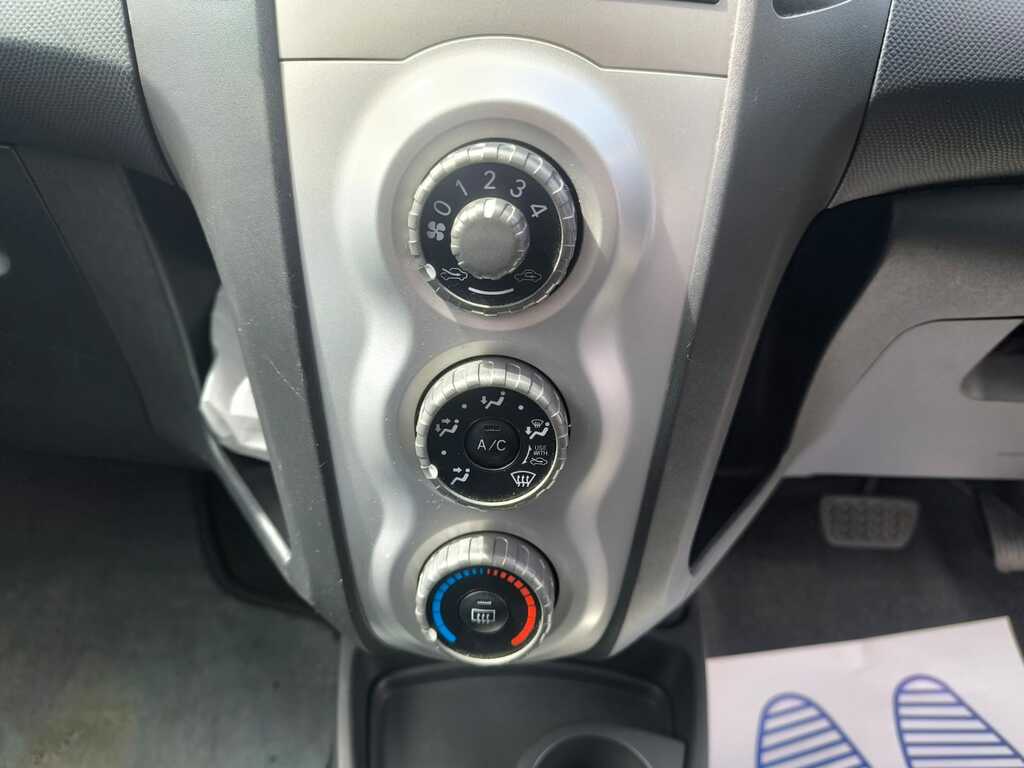 Toyota Yaris Hatchback 1.4 D-4d Tr 2008 Grey #15