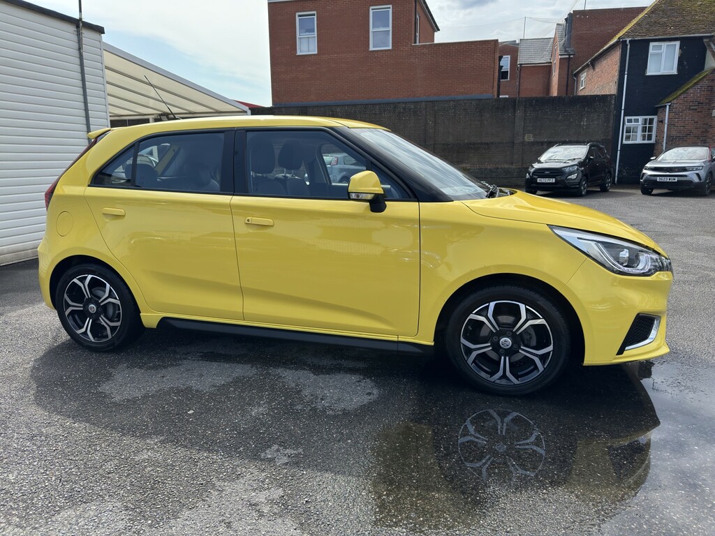 MG MG3 Hatchback 1.5 Vti-tech Exclusive Nav 202272 CX72XFC Yellow #2