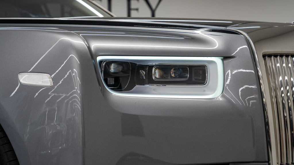 Rolls-Royce Phantom V12 Black #9