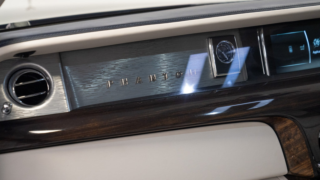 Rolls-Royce Phantom V12 Black #23