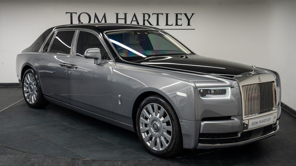 Rolls-Royce Phantom VIII Black