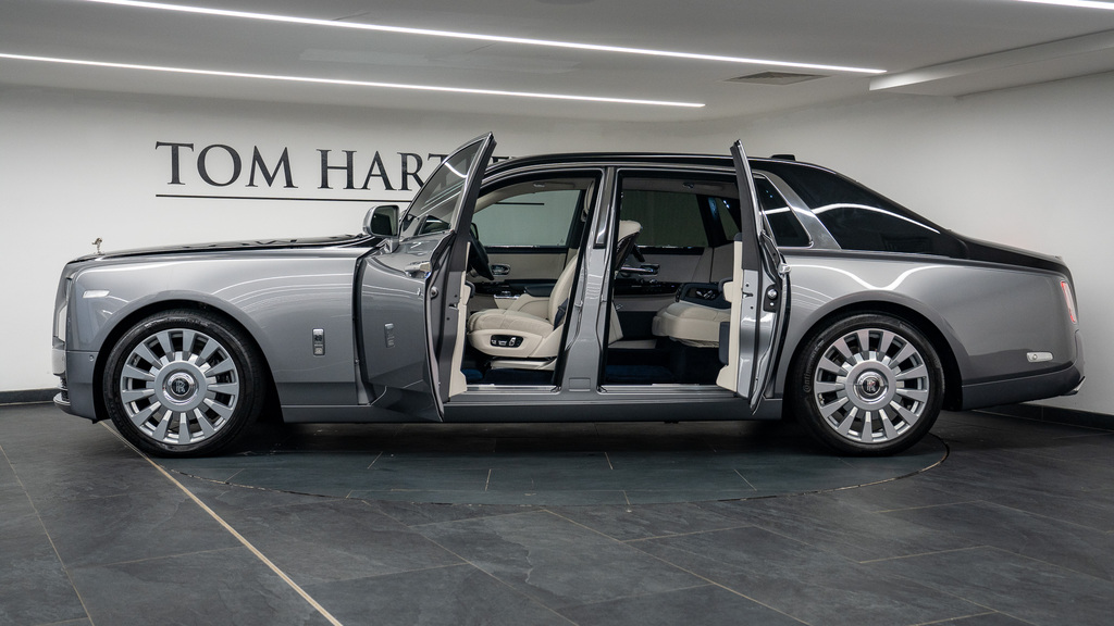 Rolls-Royce Phantom V12 Black #17