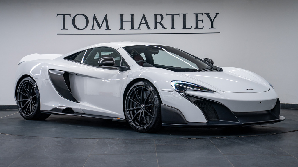 McLaren 675LT Clubsport White