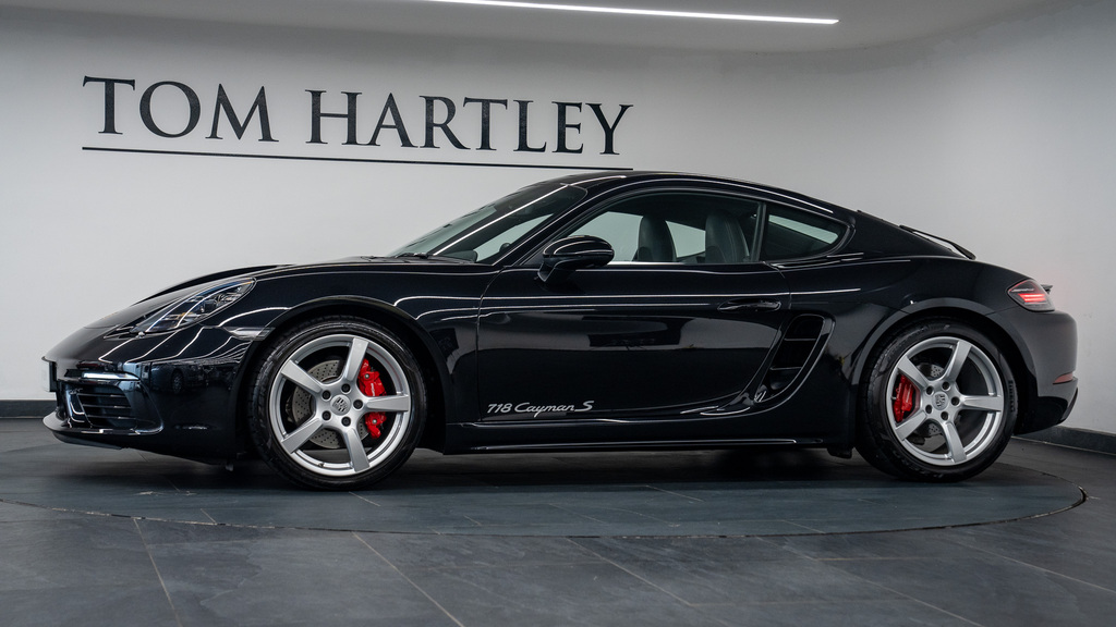 Porsche 718 Cayman T Black #13