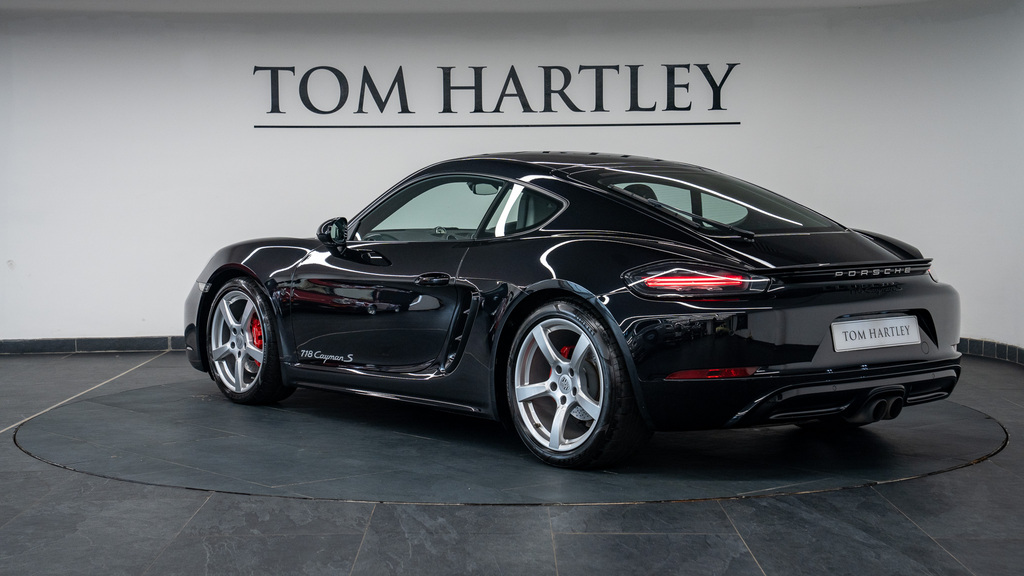 Porsche 718 Cayman Coupe Black #4