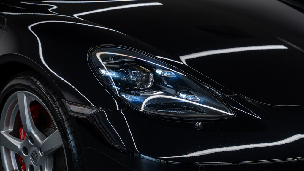 Porsche 718 Cayman T Black #32