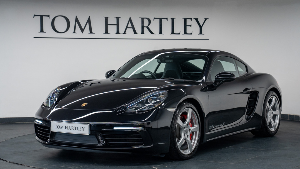Porsche 718 Cayman T Black #12