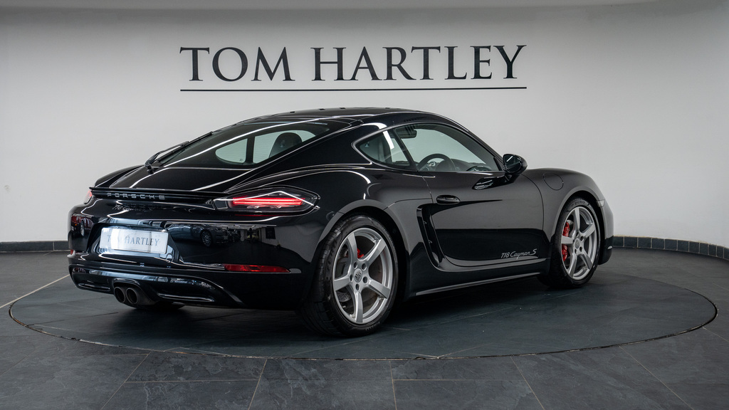 Porsche 718 Cayman Coupe Black #6