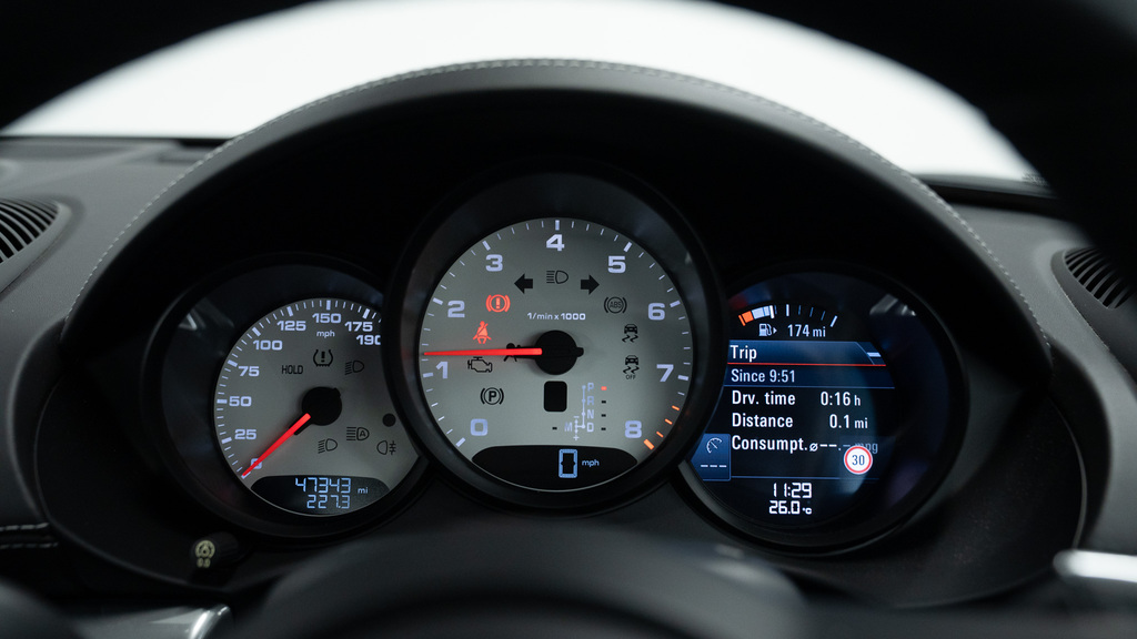 Porsche 718 Cayman T Black #26