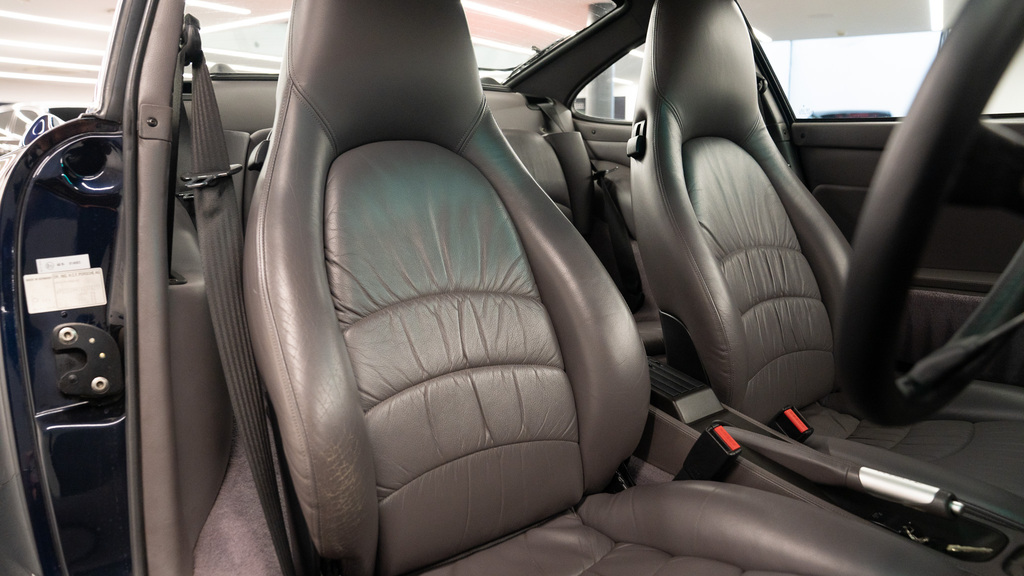 Porsche 911 992 Gt3 Touring Silver #22