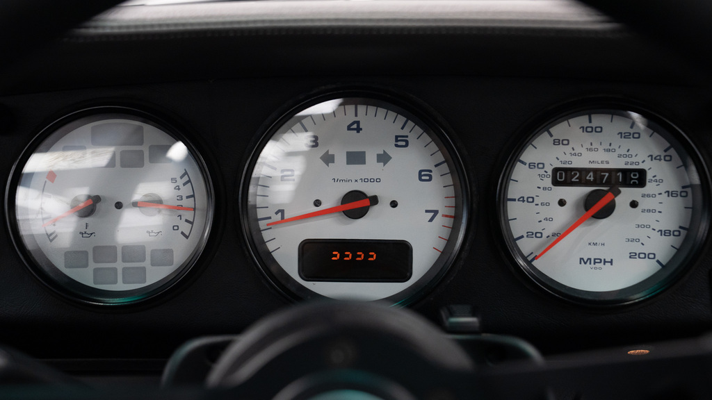 Porsche 911 992 Gt3 Touring Silver #23