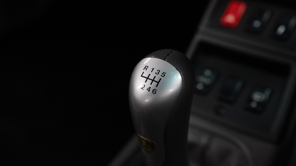 Porsche 911 992 Gt3 Touring Silver #25