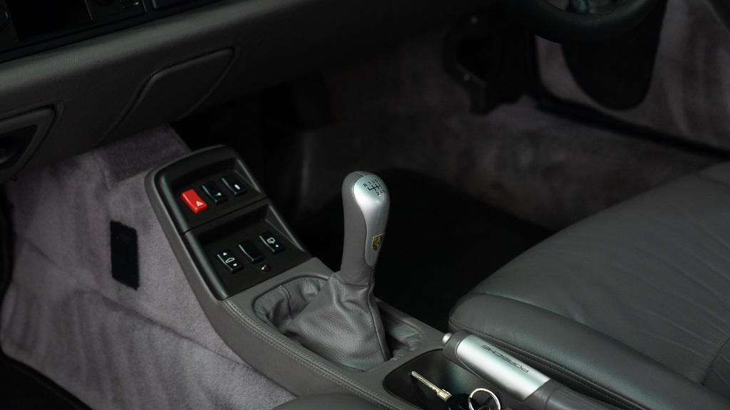 Porsche 911 992 Gt3 Touring Silver #20