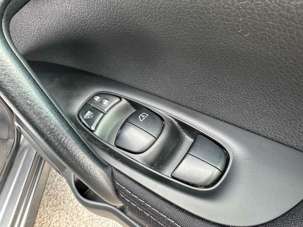 Nissan Qashqai 1.5 Dci Acenta 2Wd Euro 5 Ss White #19