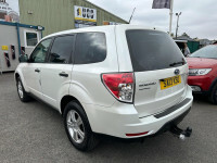Subaru Forester 2.0D X - Suv 5 Seats Black #25