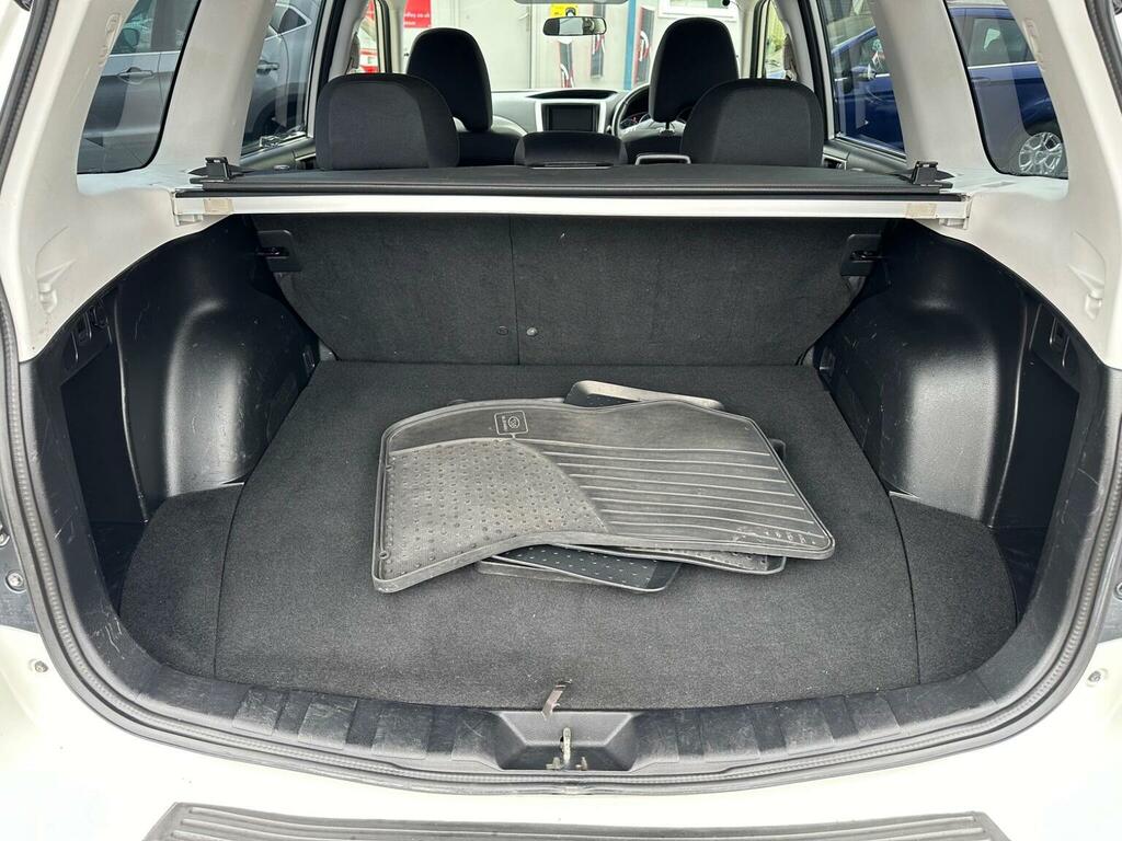 Subaru Forester 2.0D X - Suv 5 Seats Black #19