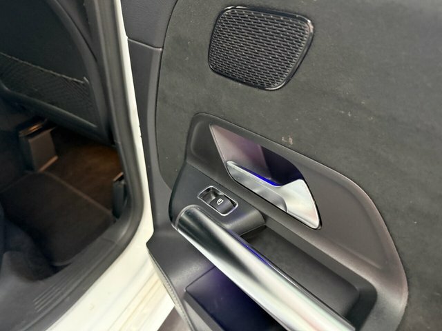 Mercedes-Benz B Class Mpv WG19RCZ White #5