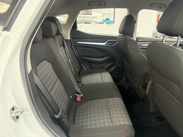 MG ZS Suv SL22KFT White #5