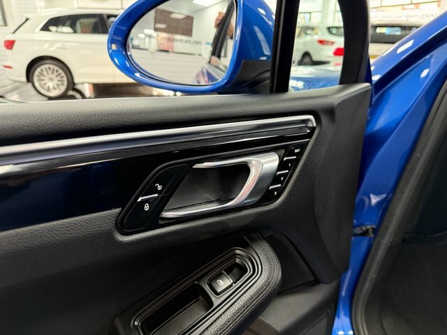 Porsche Macan Turbo Pdk 12450 Of Options - Pan Roof - Sp White #17