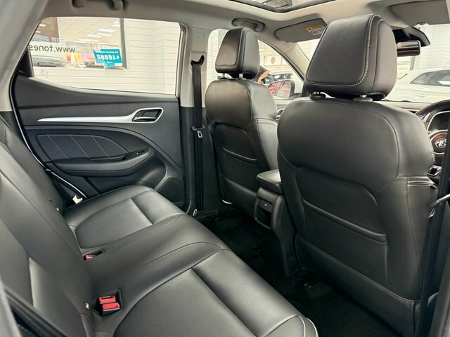 MG ZS Suv SA21LMC White #4