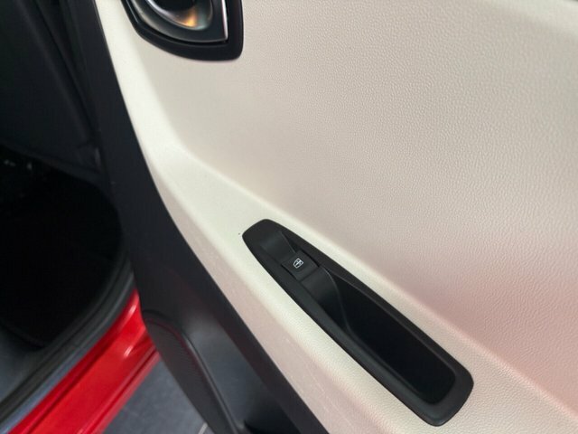 Renault Captur Suv Red #6