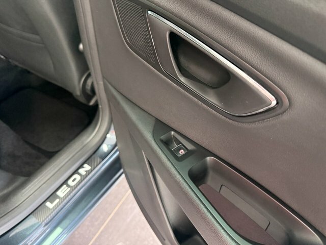 Seat Leon Hatchback WK68YNY Grey #6