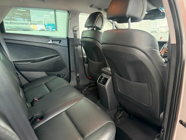 Hyundai Tucson Suv NX66XVP White #4
