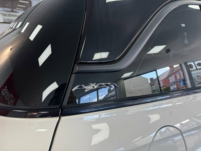 Vauxhall Adam Hatchback White #4