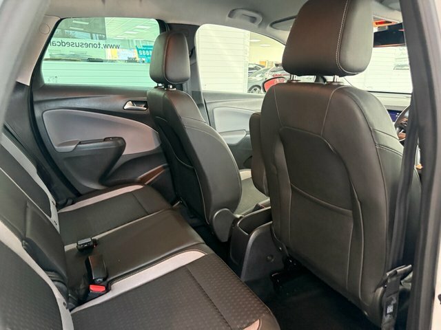 Vauxhall Crossland X Suv White #2