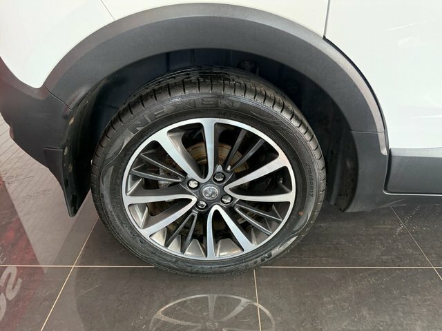 Vauxhall Crossland X Suv White #4