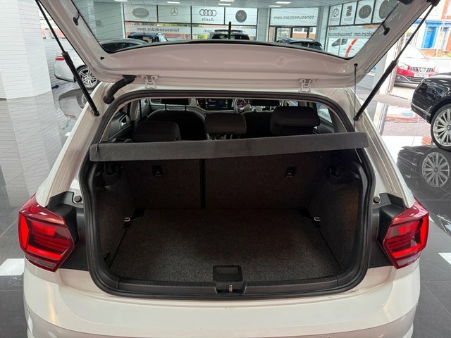 Volkswagen Polo Hatchback NJ18XKU White #5