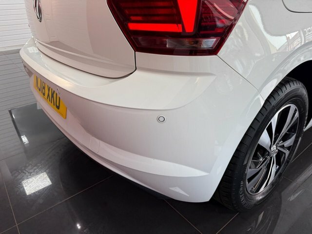 Volkswagen Polo Hatchback NJ18XKU White #4