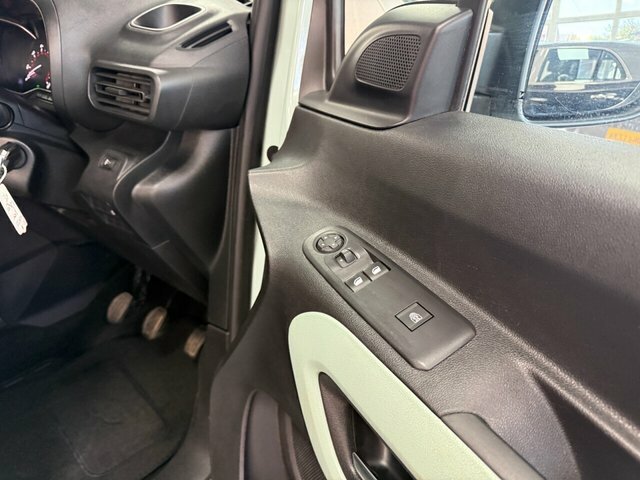 Citroen Berlingo Diesel White #26