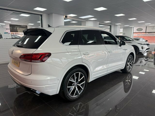 Volkswagen Touareg Suv White #2