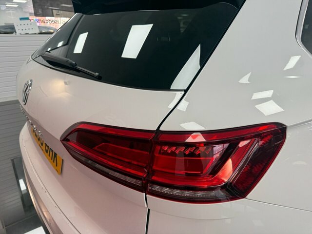 Volkswagen Touareg Suv White #6
