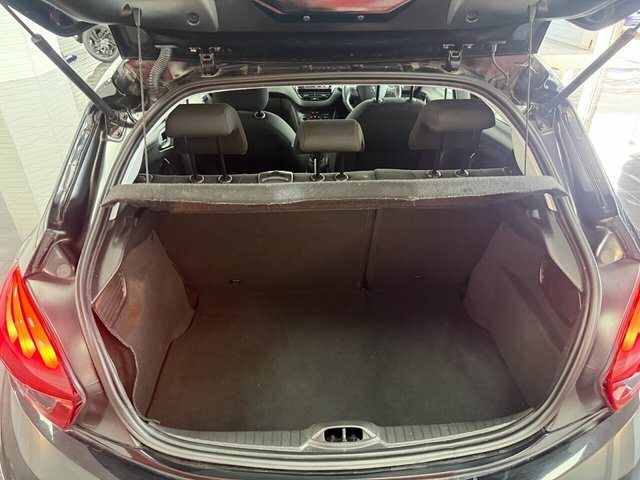 Peugeot 208 Black #7