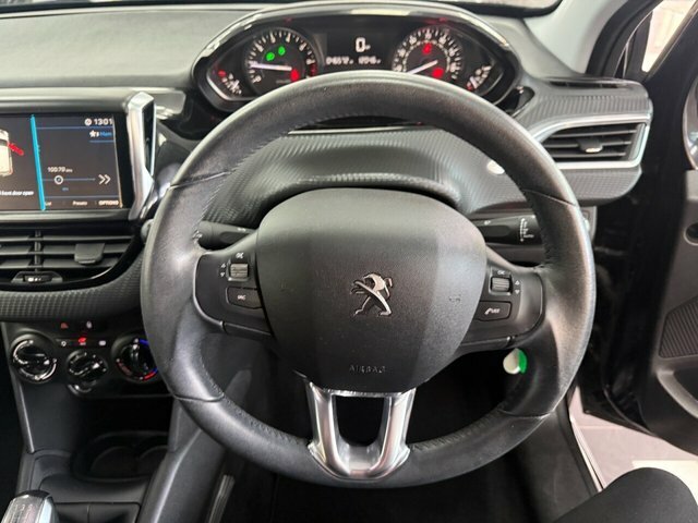 Peugeot 208 Black #19